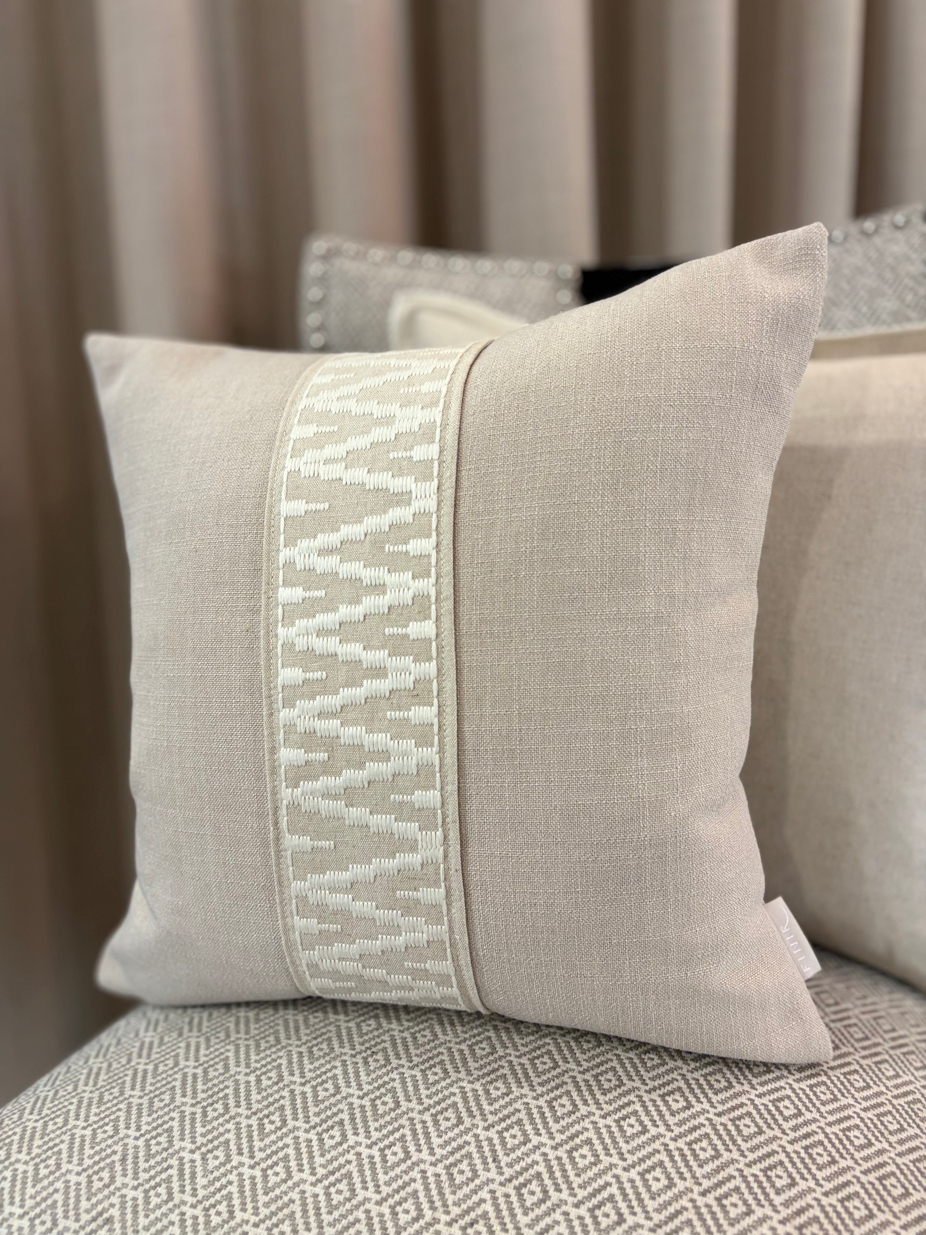 Eman Cushion Yaya Nimbus White