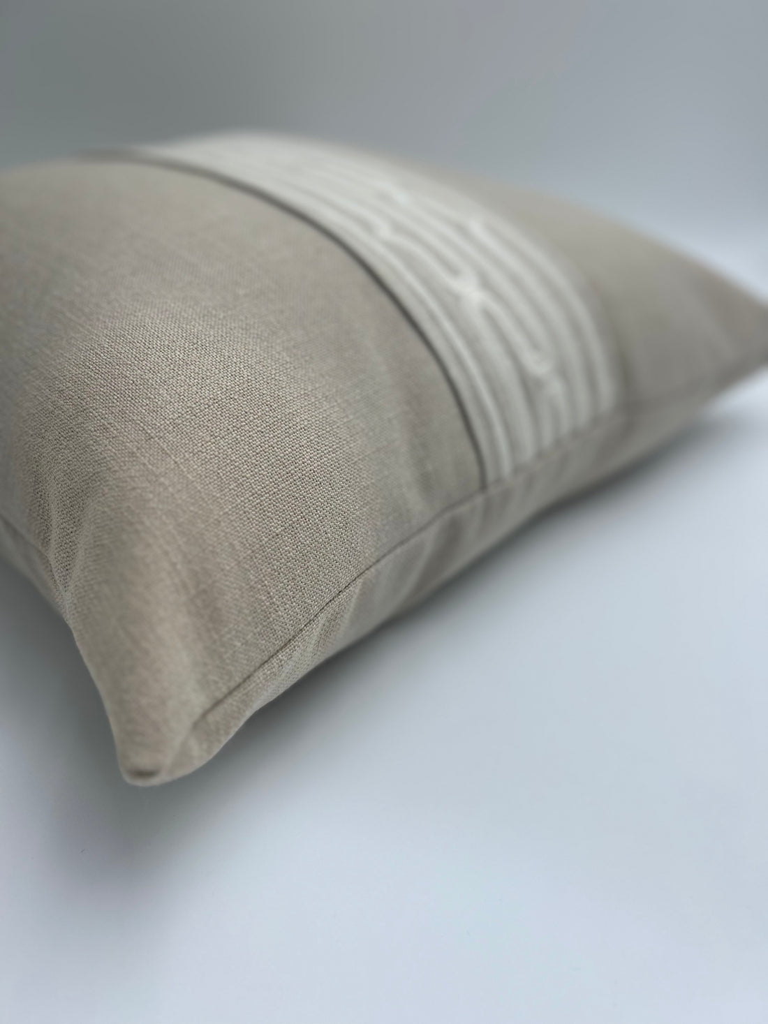 Eman Cushion Rollo Nimbus White