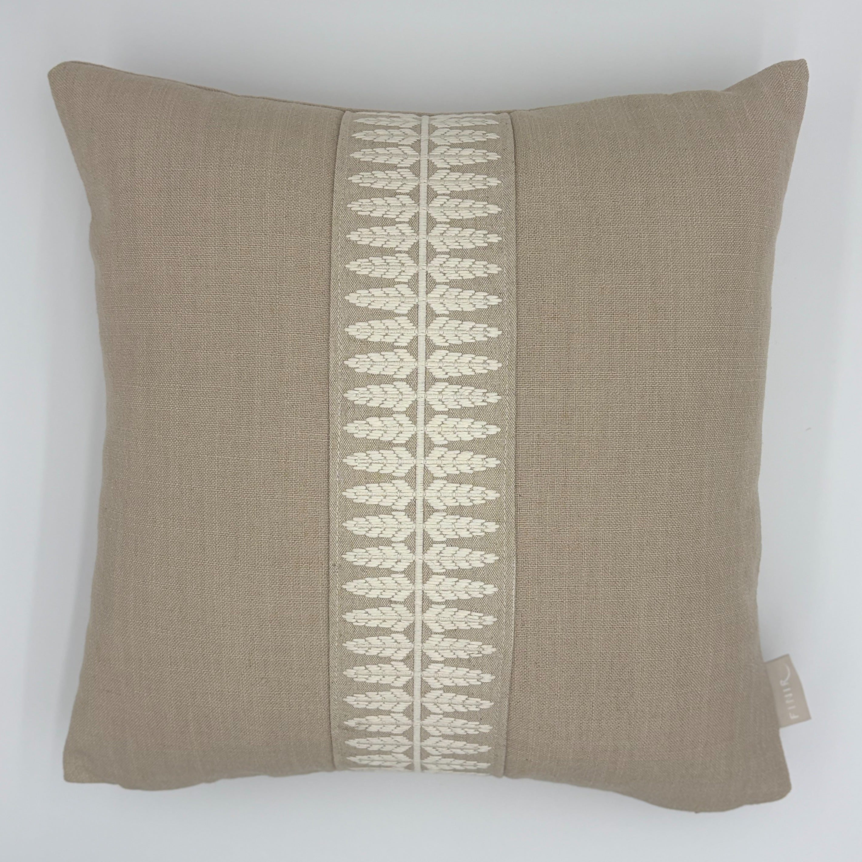 Eman Cushion Skeffington Nimbus White