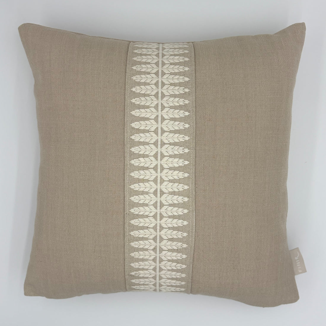 Eman Cushion Skeffington Nimbus White