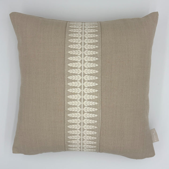 Eman Cushion Skeffington Nimbus White