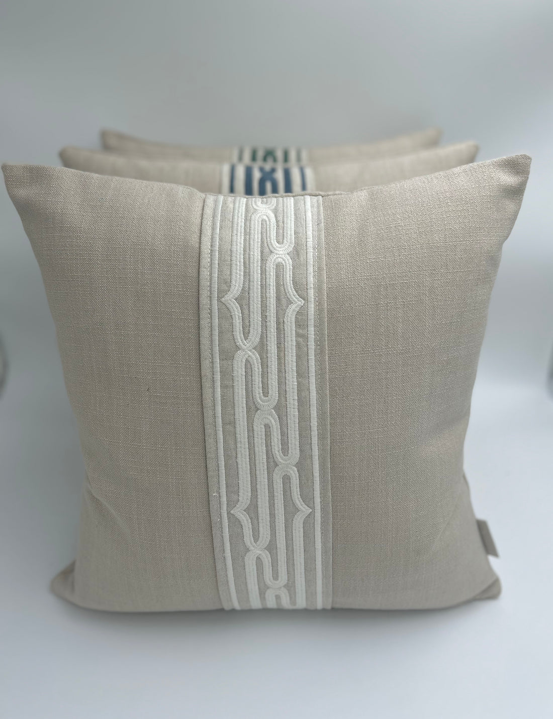 Eman Cushion Rollo Nimbus White