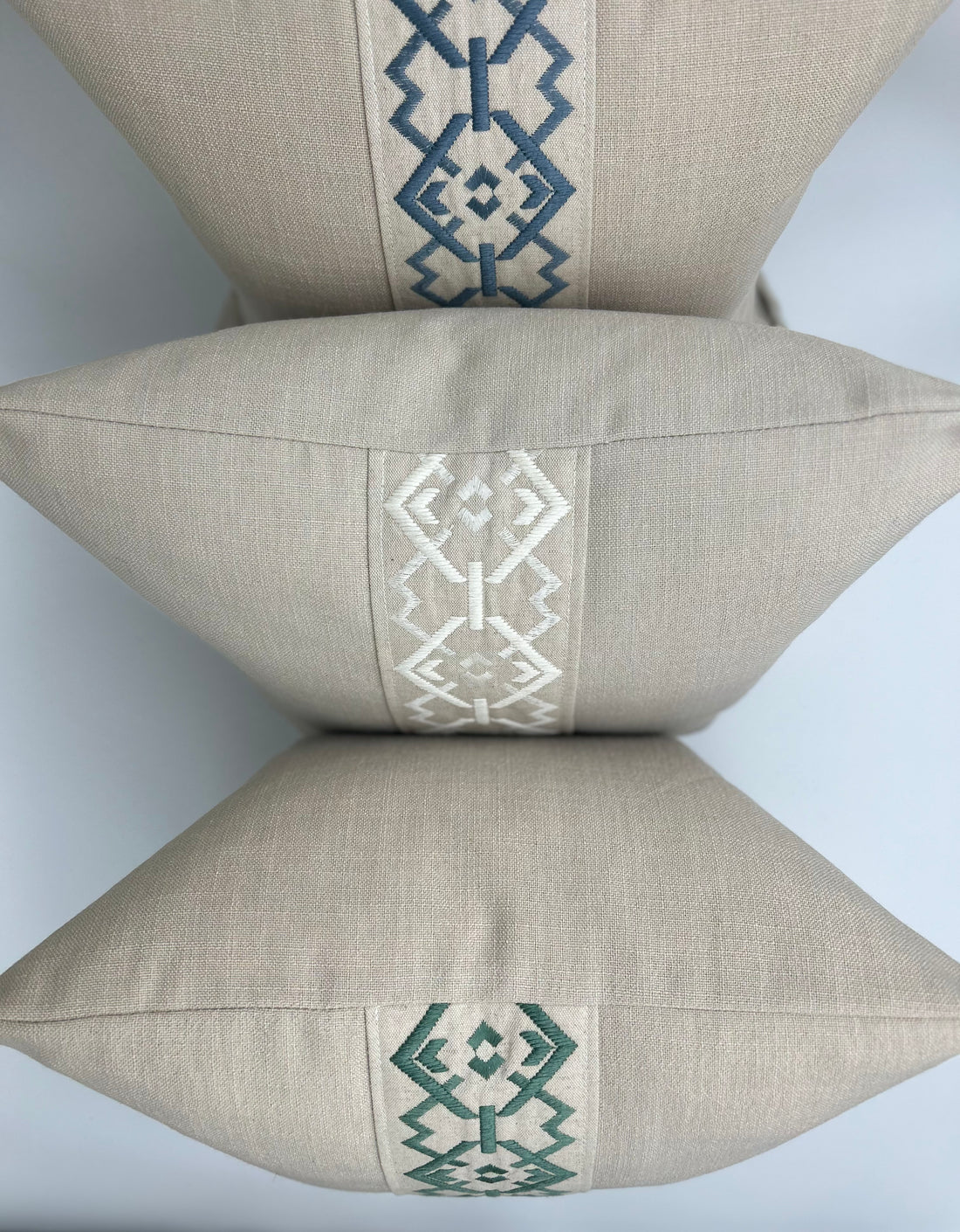 Eman Cushion Croix Nimbus White