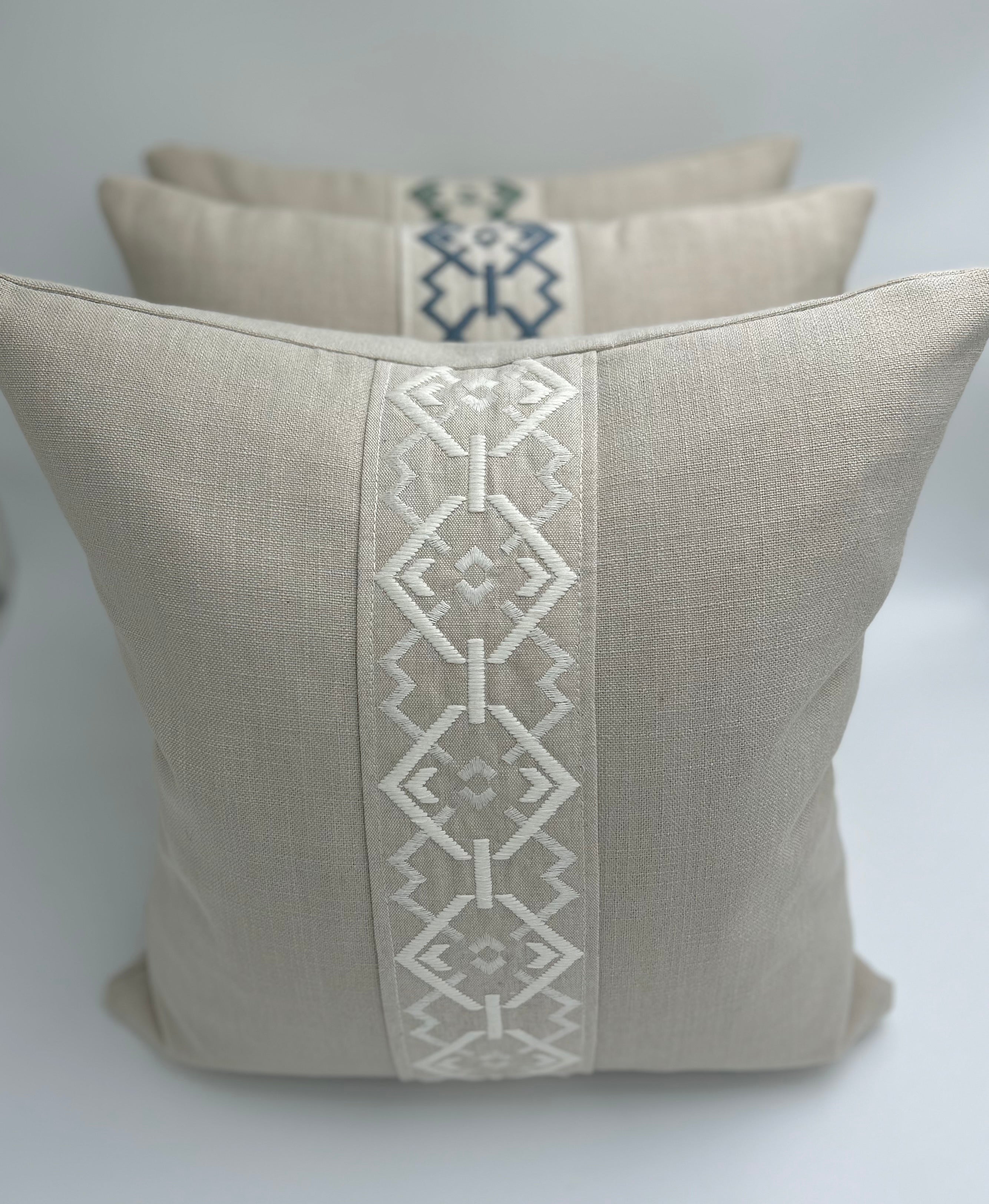 Eman Cushion Croix Nimbus White