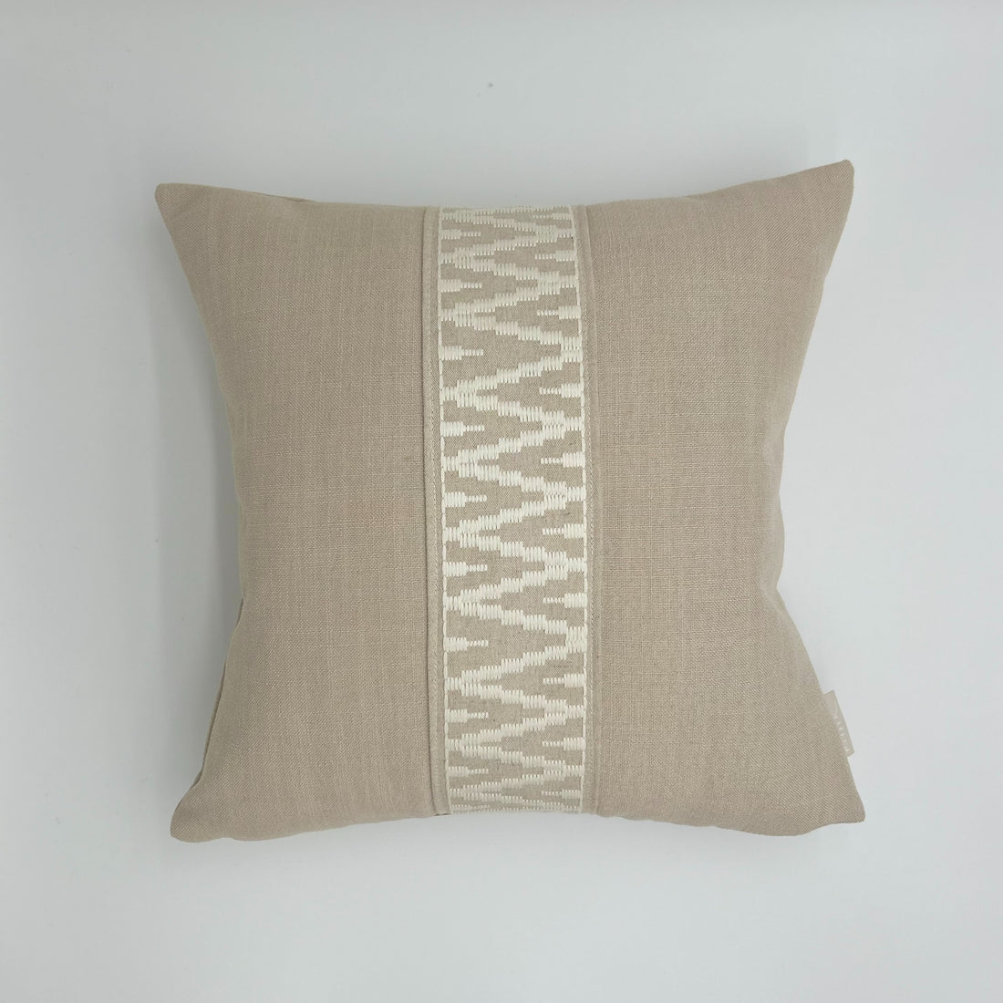 Eman Cushion Yaya Nimbus White